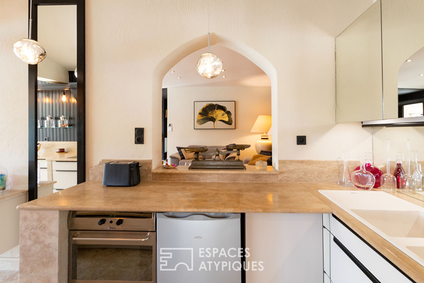 Luxury single-story villa with swimming pool – a few minutes from the sea