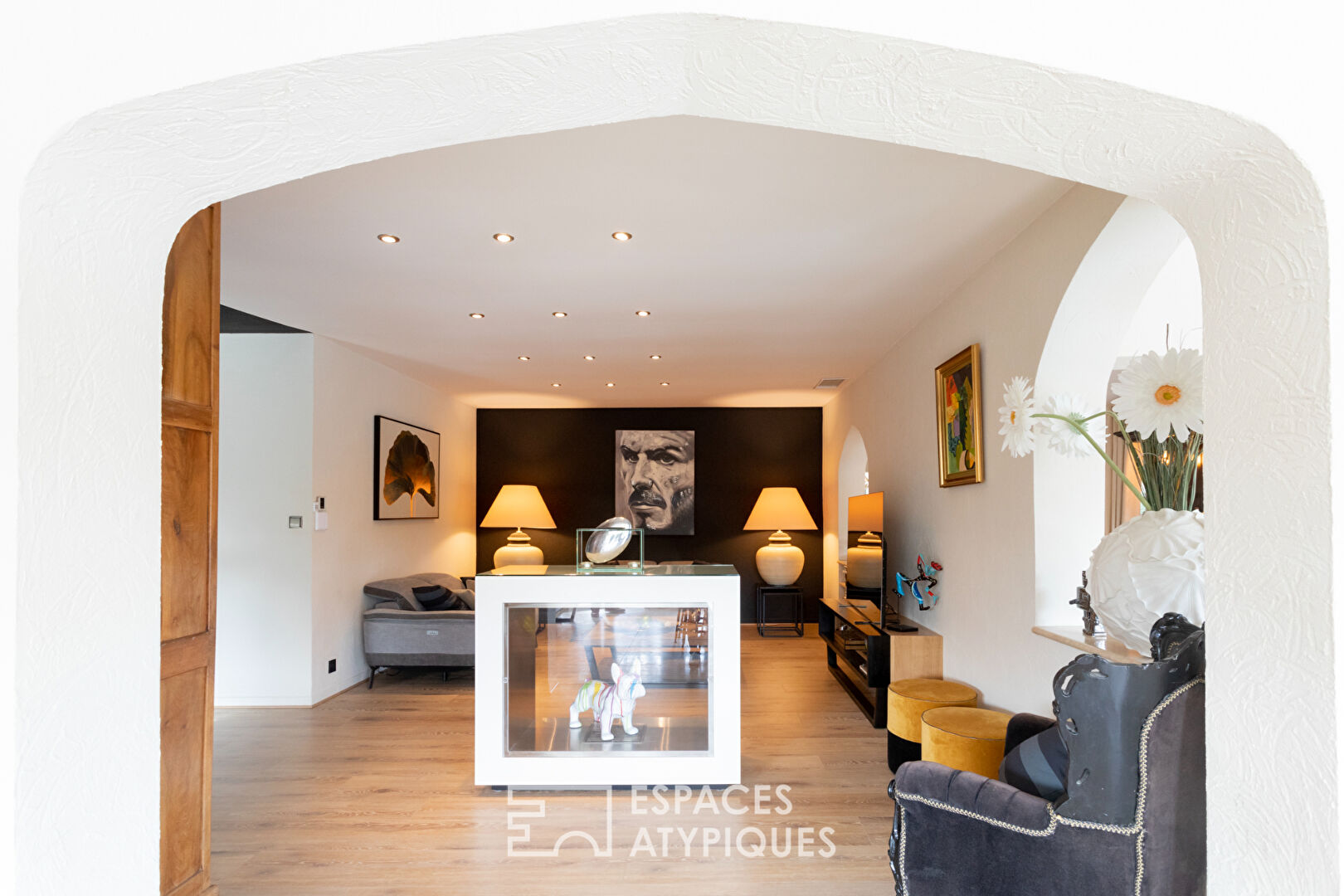 Luxury single-story villa with swimming pool – a few minutes from the sea