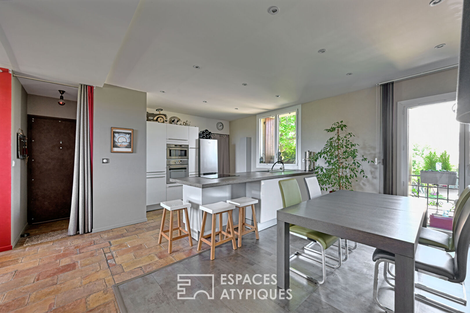 Appartement duplex plein de charme au sein d’un environnement verdoyant