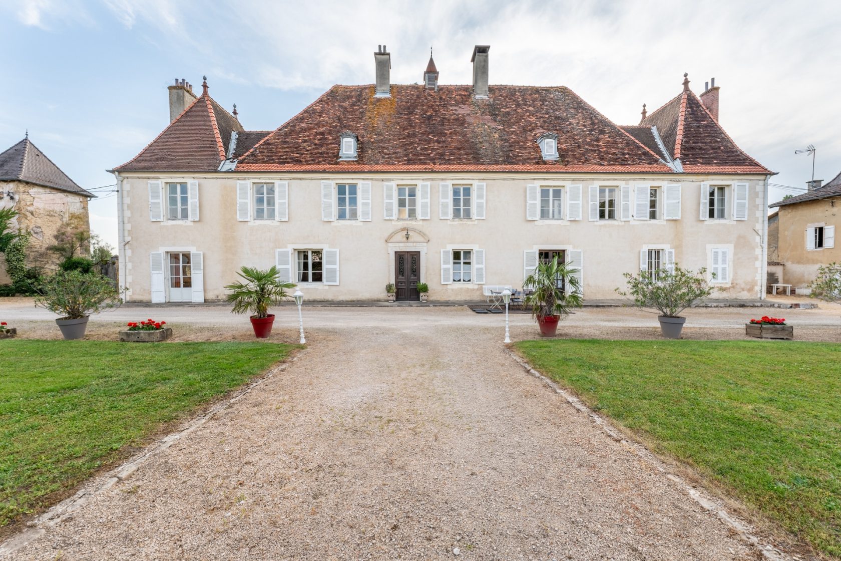 Exceptional castle in the heart of Bourg en Bresse