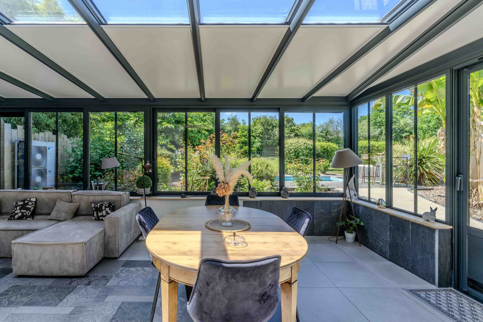 Bâtisse viticole rénovée avec piscine, studio et vaste jardin champêtre