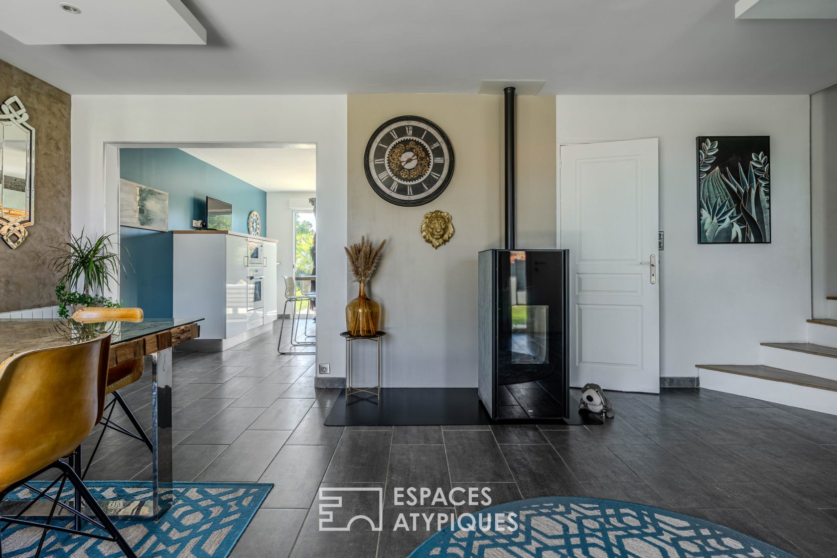 Maison familiale rénovée et sa piscine