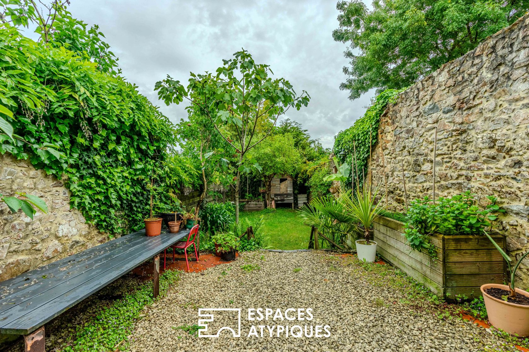 Charming house with garden, terrace and garage near Nantes