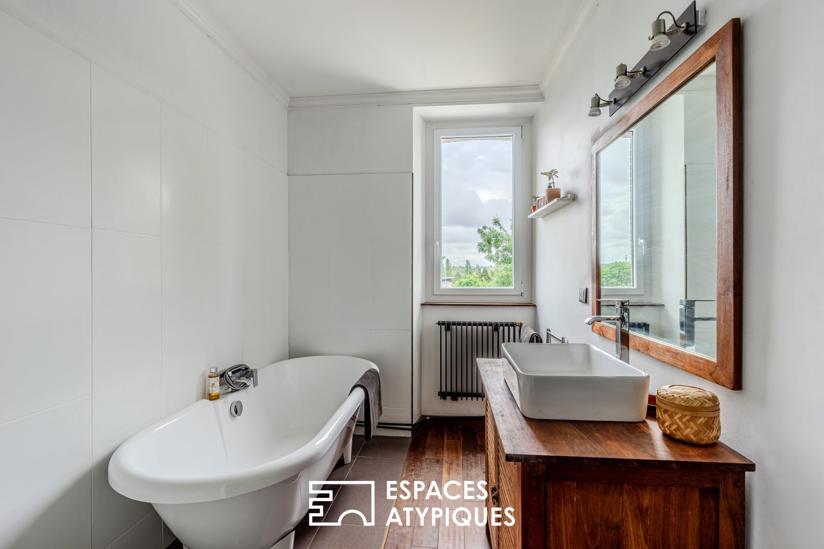 Charming house with garden, terrace and garage near Nantes