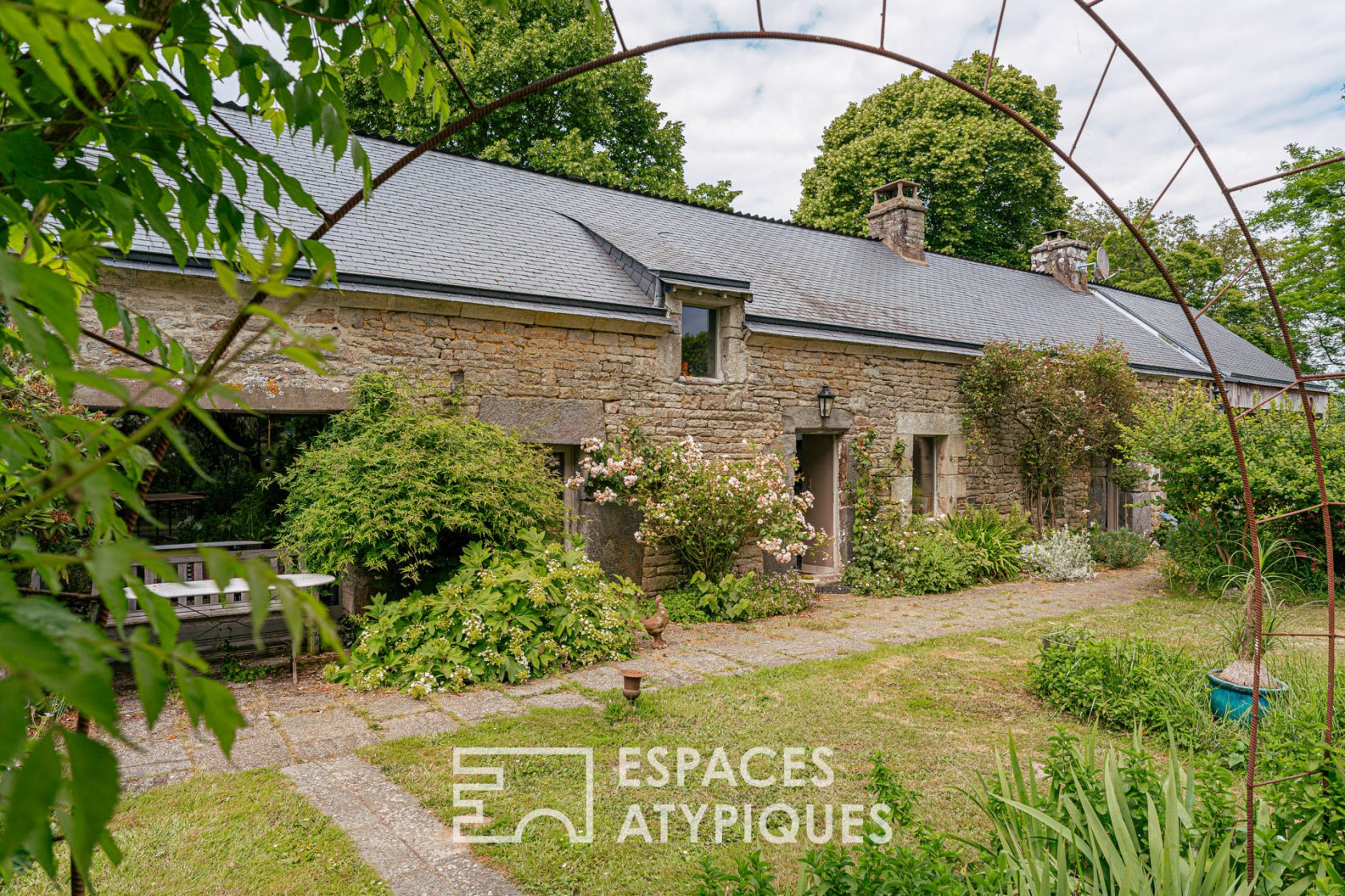 Petit Paradis sur un hectare et demi de campagne