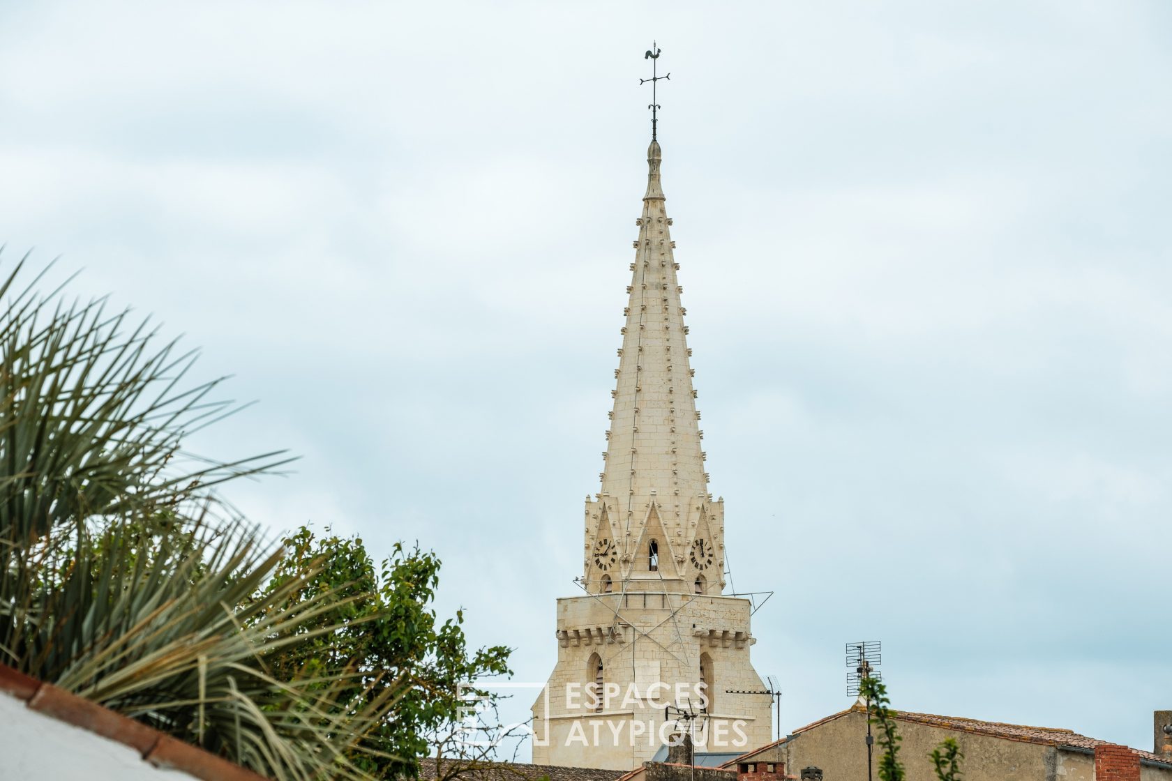 Charme et potentiel pour cette ancienne ferme au coeur du village