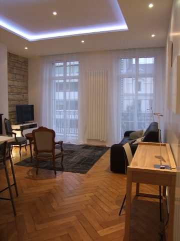 Appartement ancien rénové et meublé