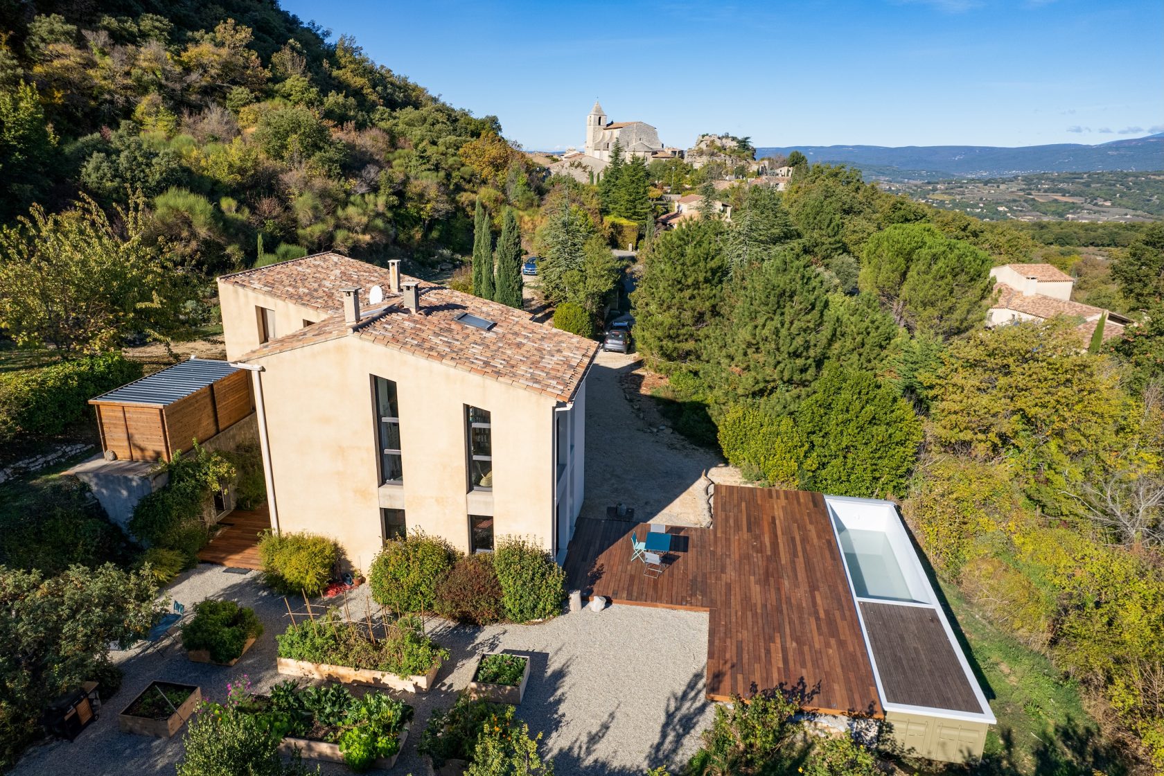 Écrin contemporain au coeur du Luberon avec vue panoramique