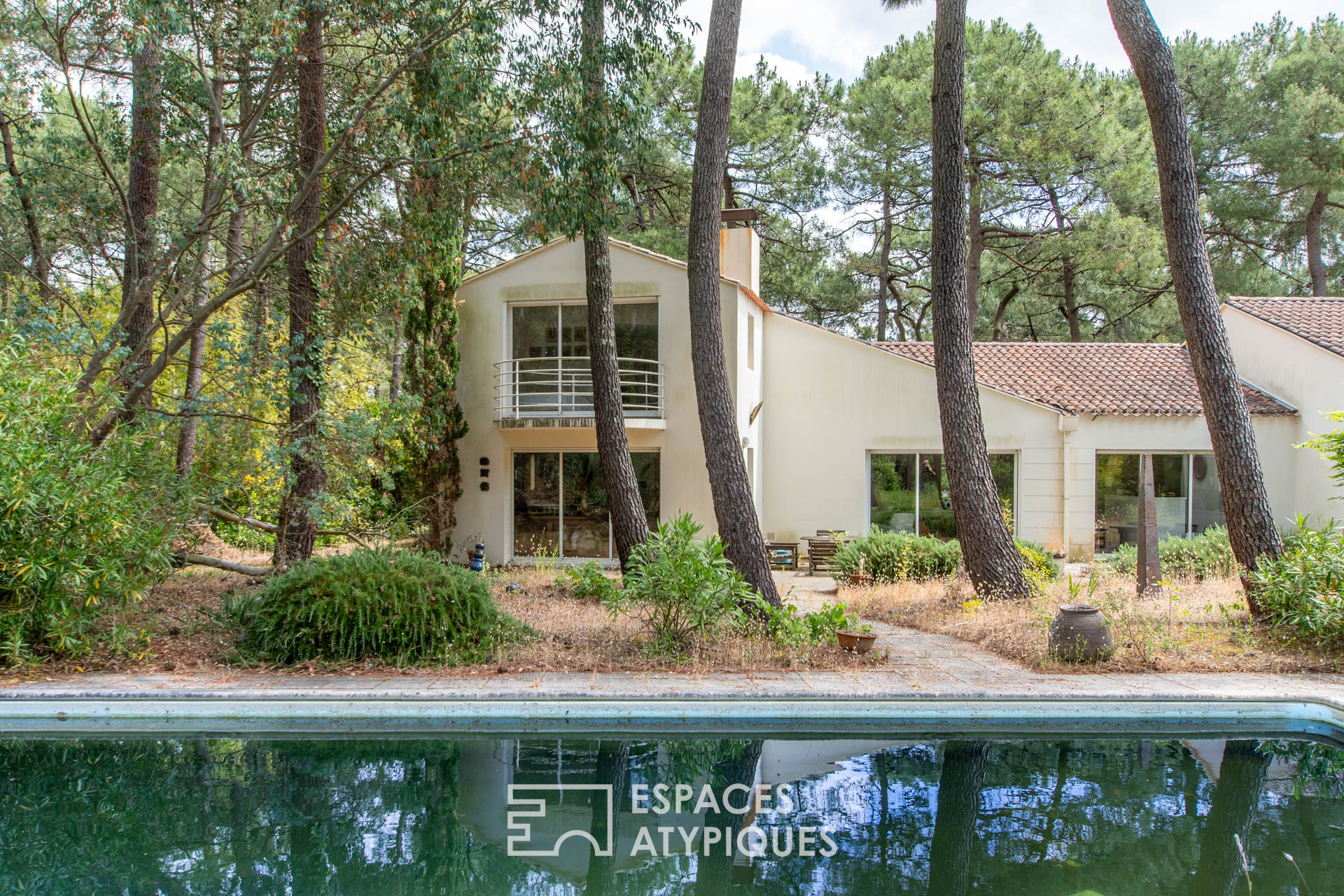 Architect-designed house 400 meters from the ocean