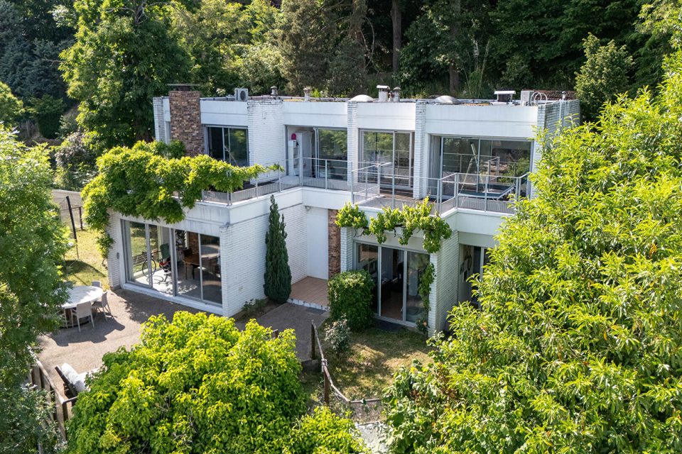Maison d’architecte avec vue panoramique et jardin signée Jean-Michel Wilmotte au Plessis Robinson