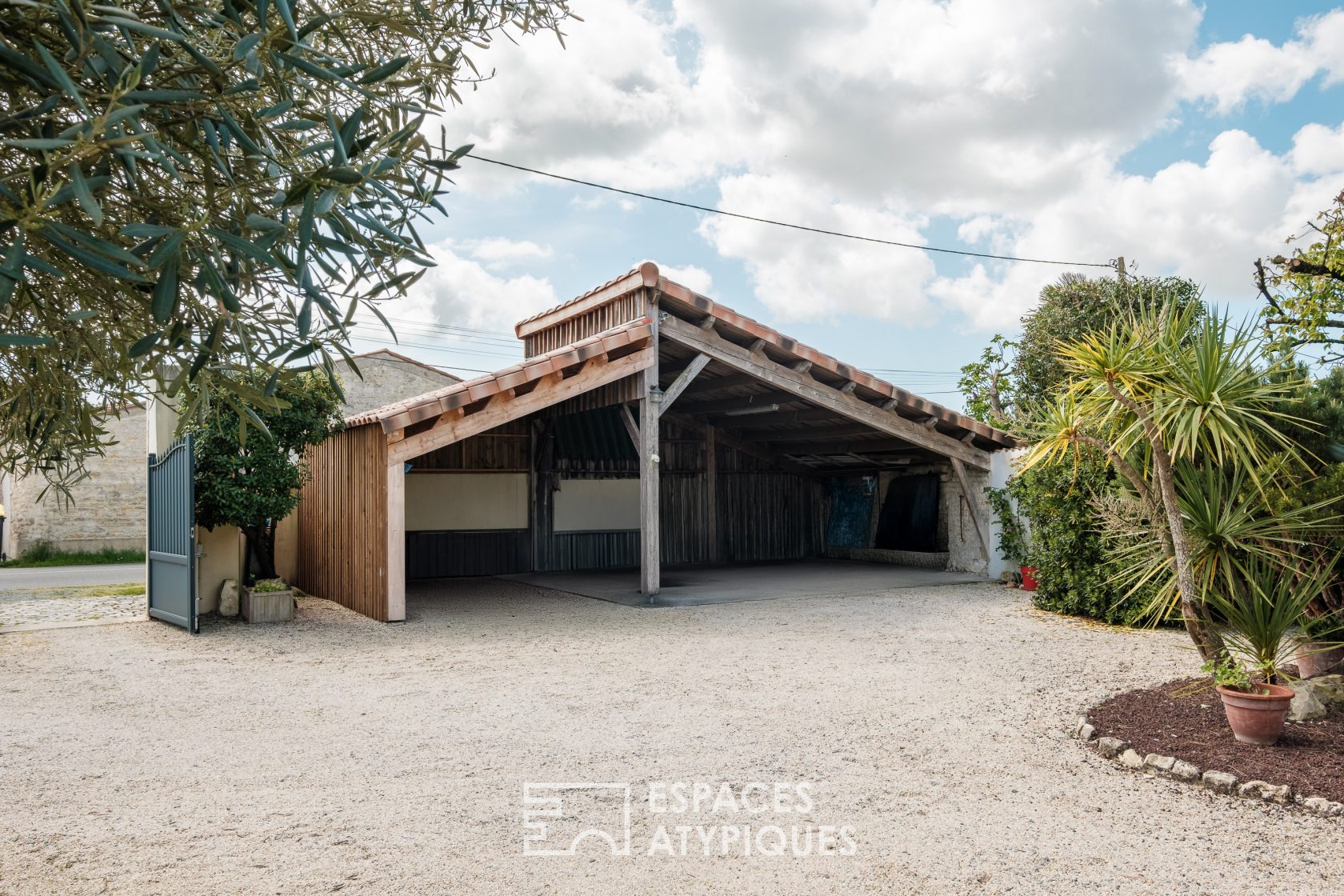 Authentic Charentaise eight kilometers from the Old Port of La Rochelle