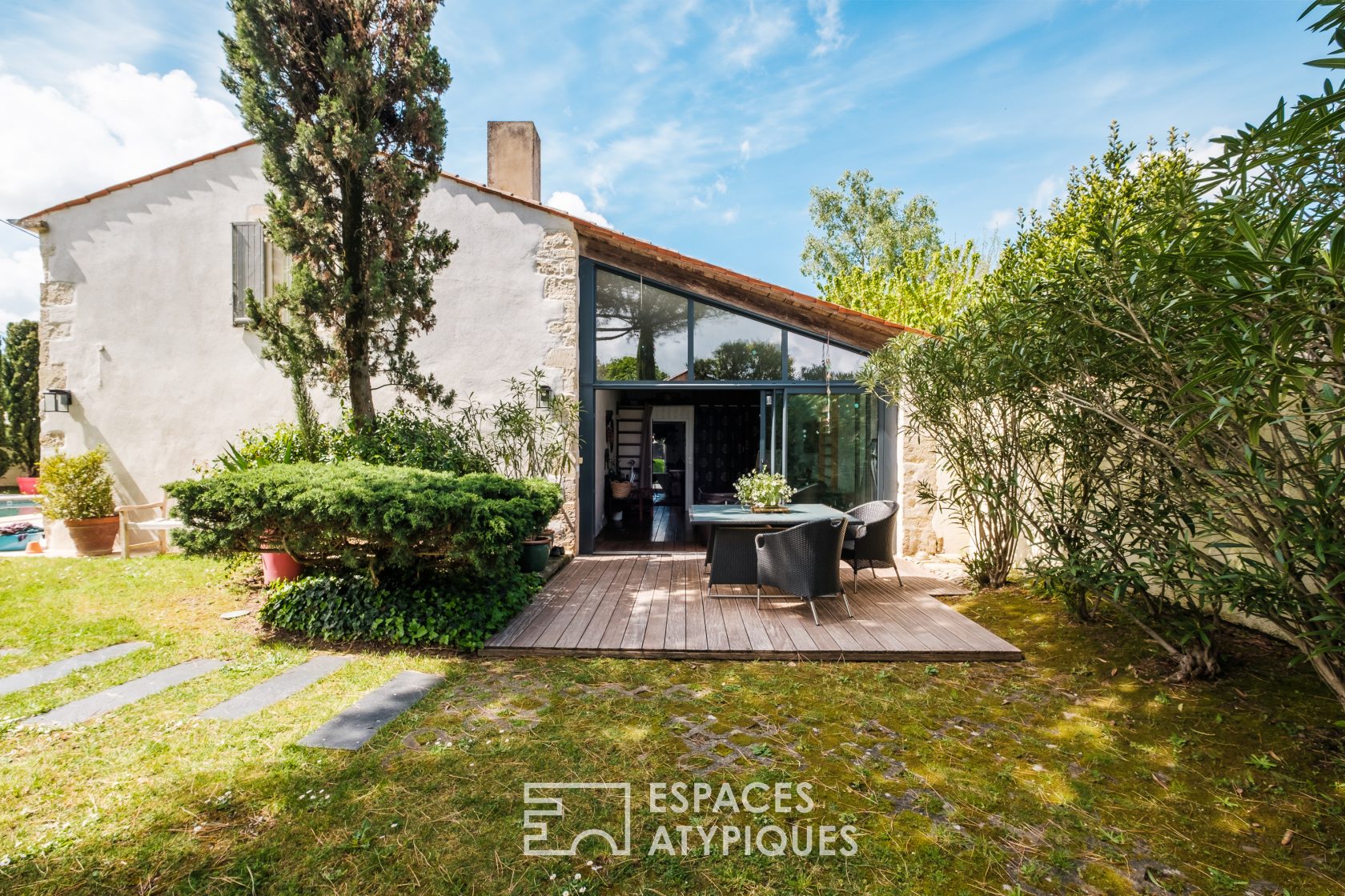 Authentic Charentaise eight kilometers from the Old Port of La Rochelle