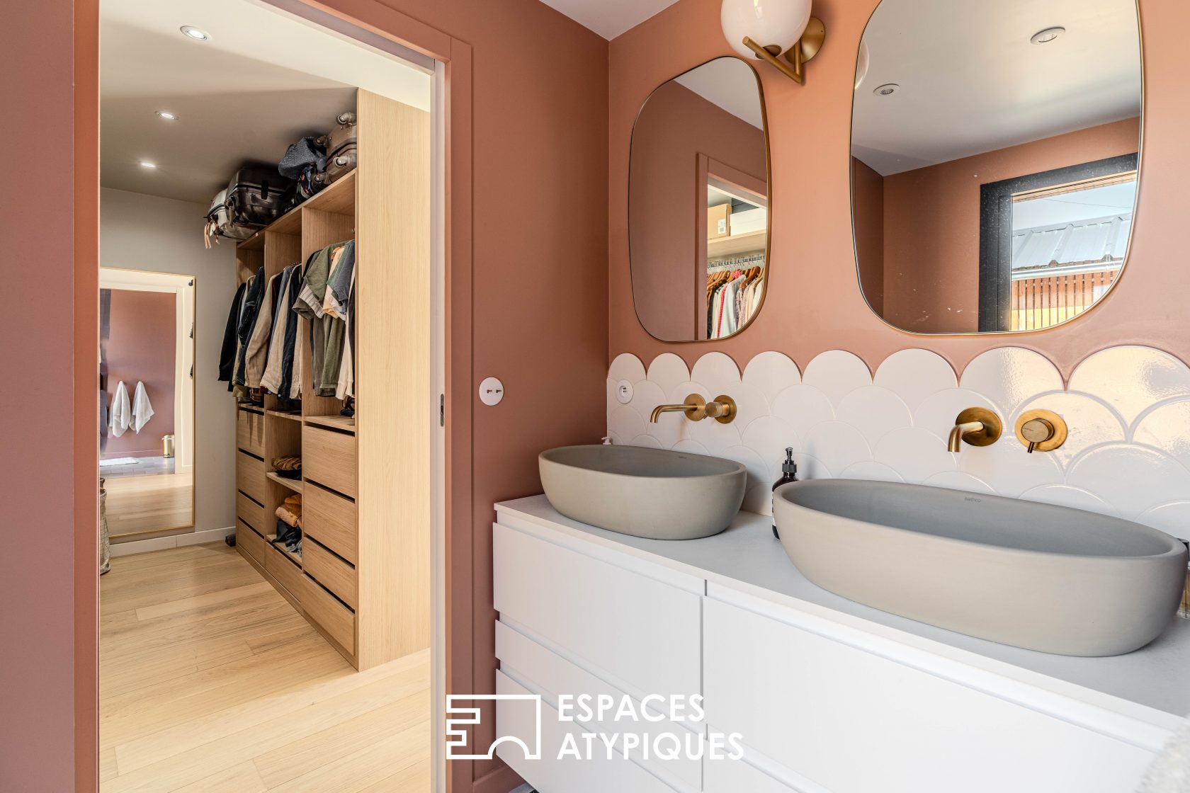 Family gem renovated by an architect in Bas de Chantenay, calm and bright setting