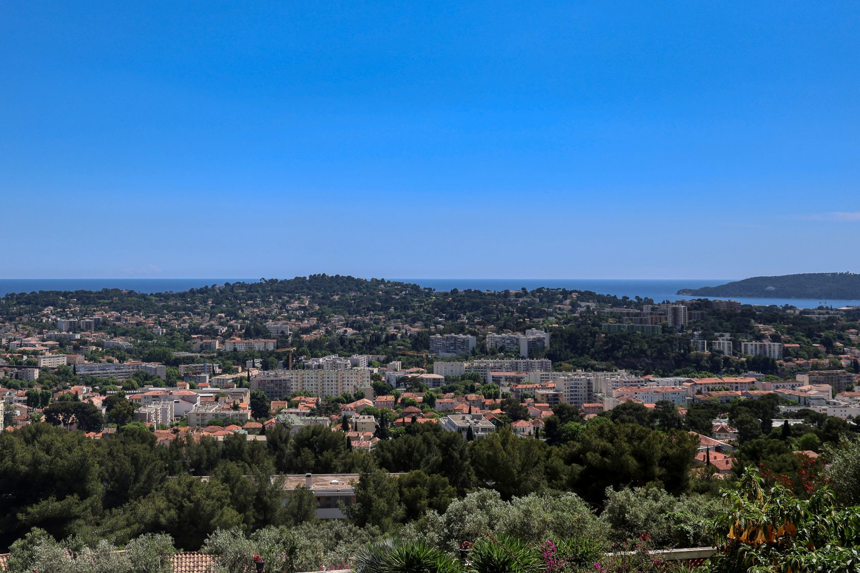 Appartement avec terrasse et vue proche centre ville