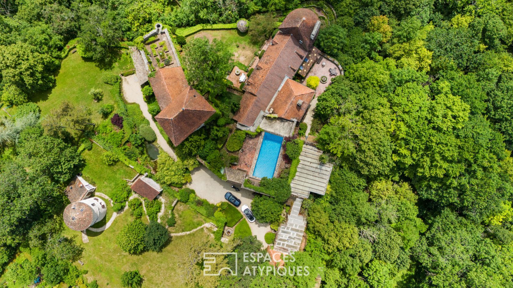 Exceptional property 15 minutes from Dijon