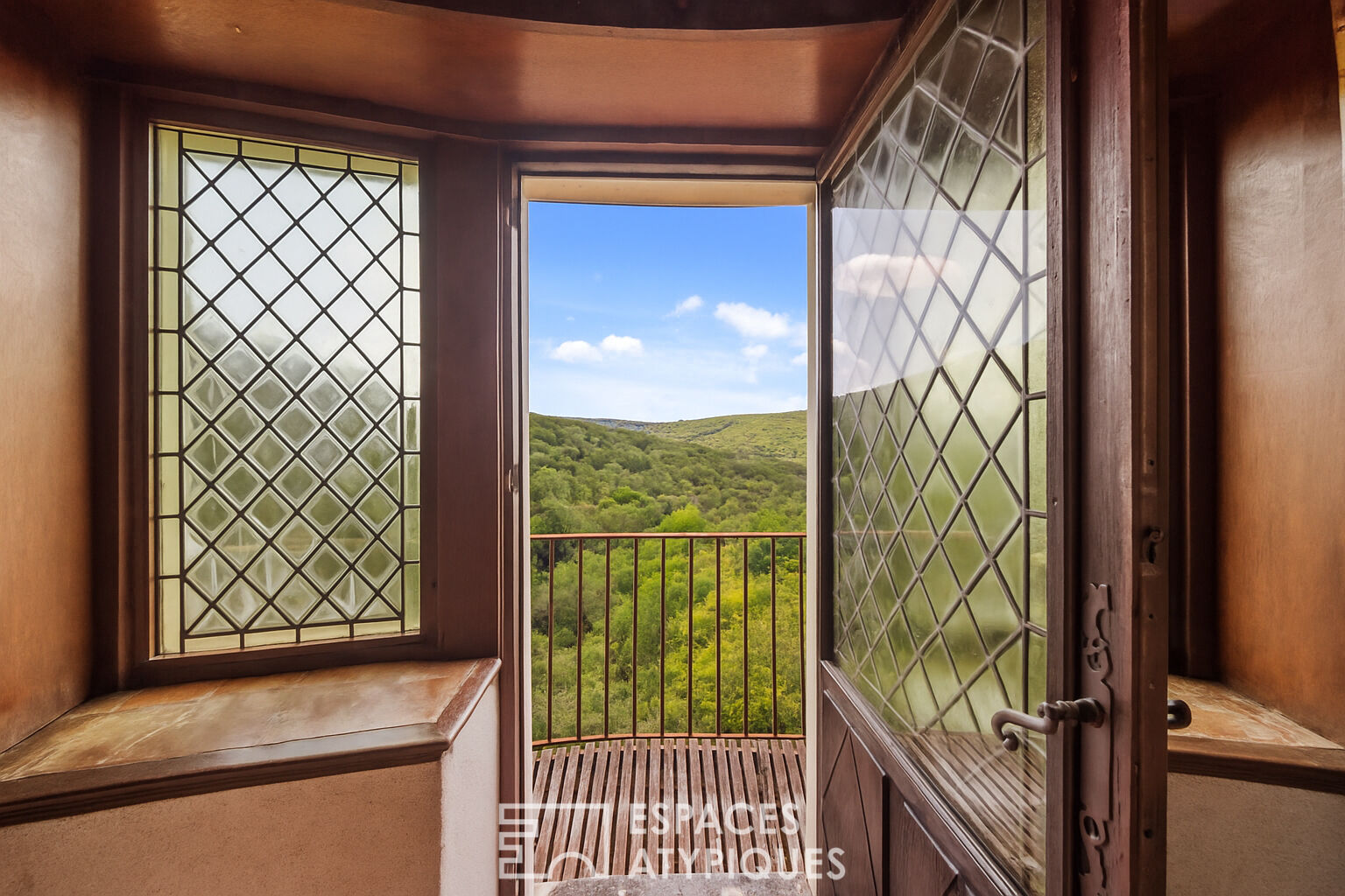 Exceptional property 15 minutes from Dijon