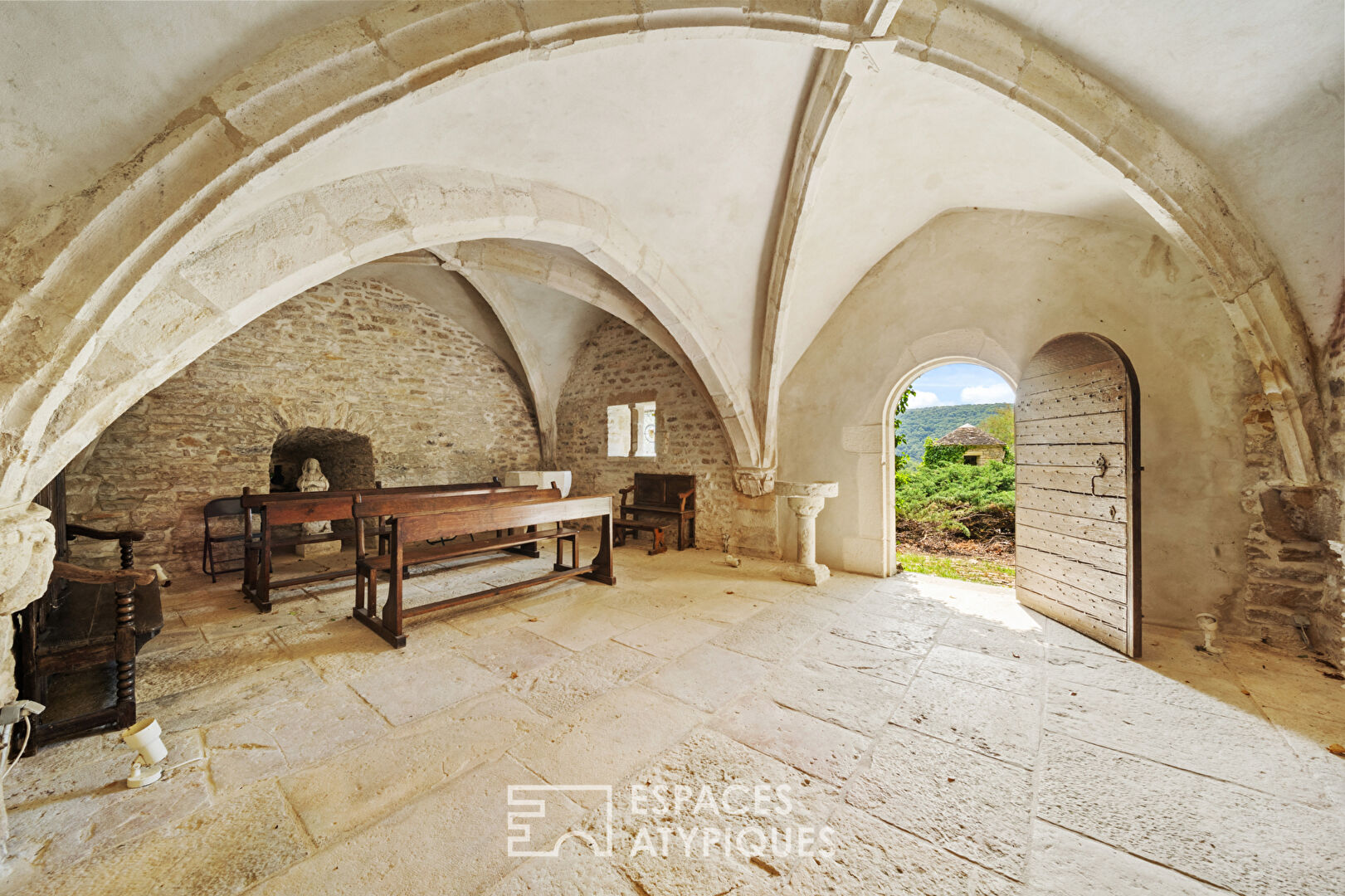 Exceptional property 15 minutes from Dijon