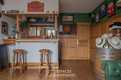 Family house with outbuildings