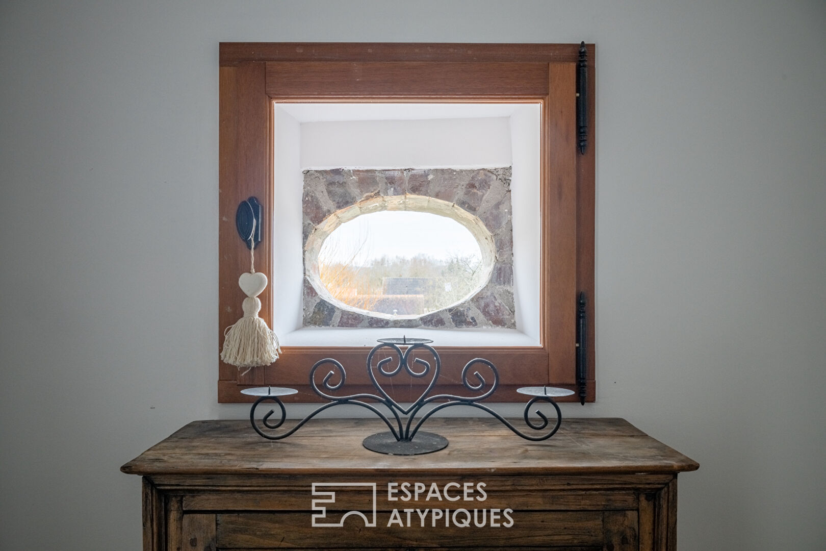 Family house with outbuildings