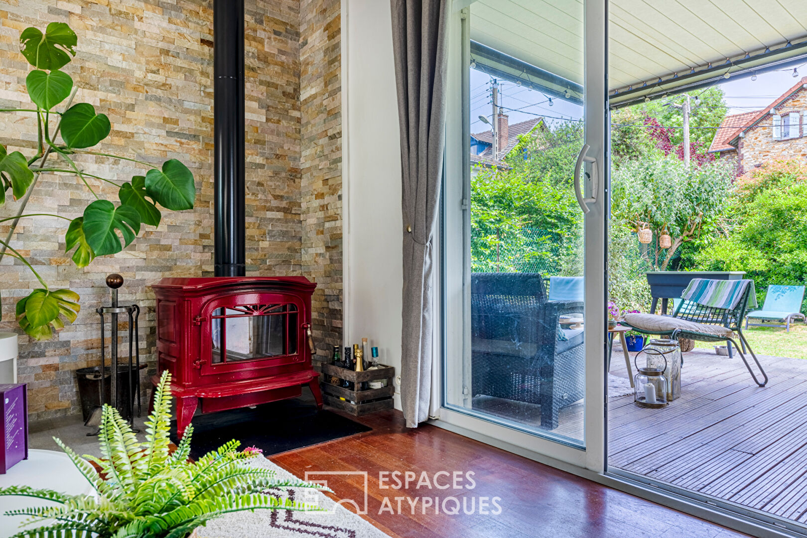 Meulière de charme, idéalement située, à deux pas de la mairie