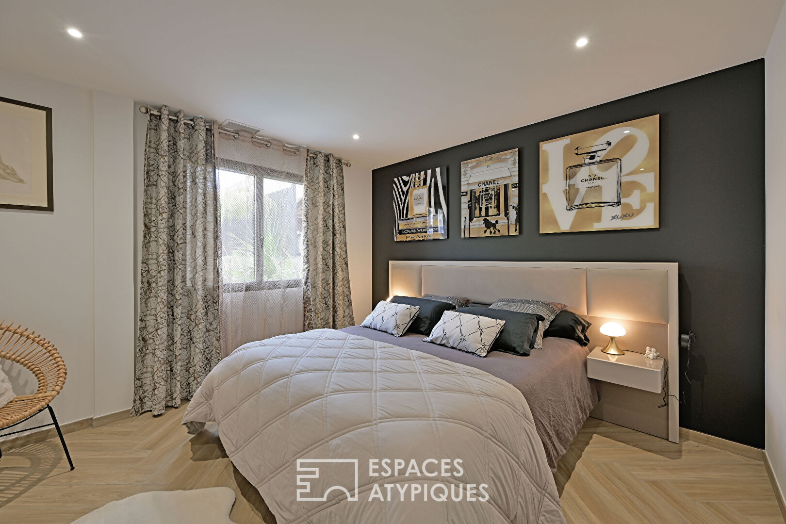 Renovated house with swimming pool and terraces close to the sea