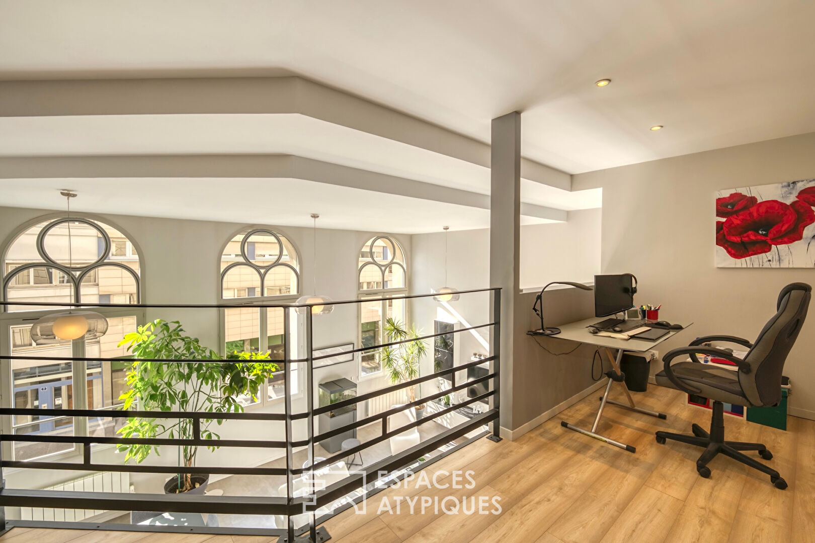 Loft issu de bureaux dans un immeuble remarquable du centre-ville