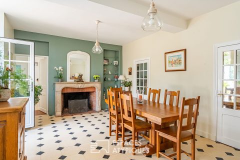 Former renovated coaching inn in the heart of the Chevreuse Valley