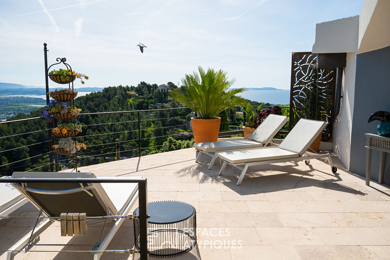 Maison d’architecte avec vue sur les îles d’Hyères