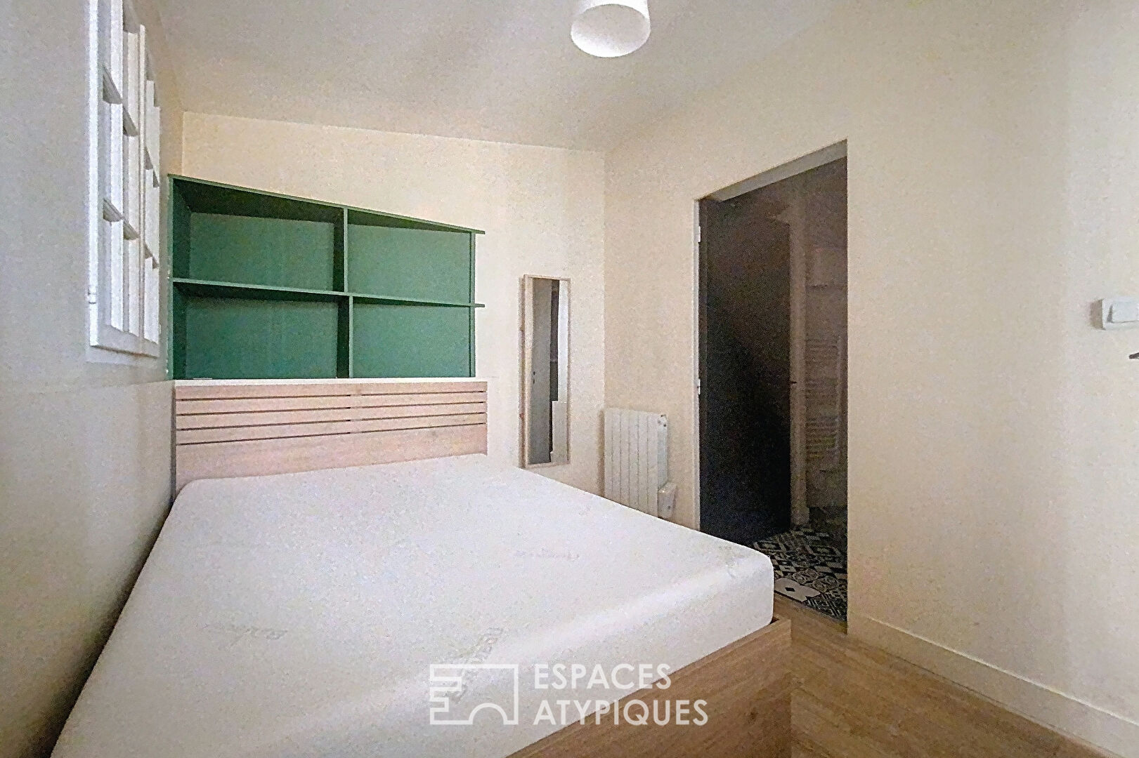 2-room apartment with patio in Chartrons