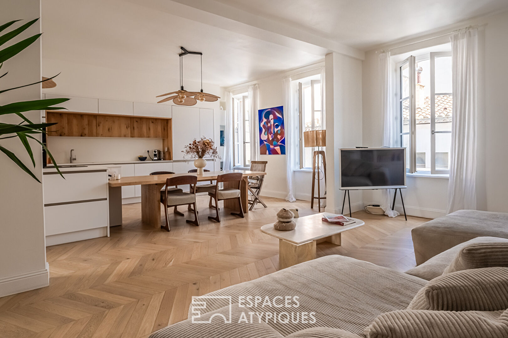 Appartement de caractère avec terrasse et garage proche des Halles de Narbonne