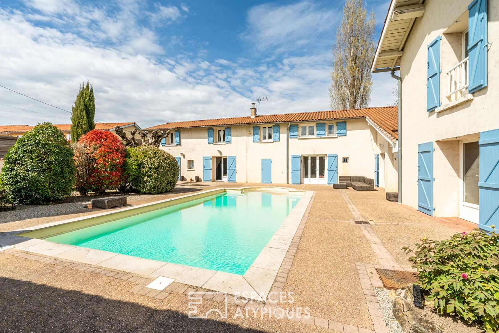 Ancienne ferme rénovée avec jardin et piscine