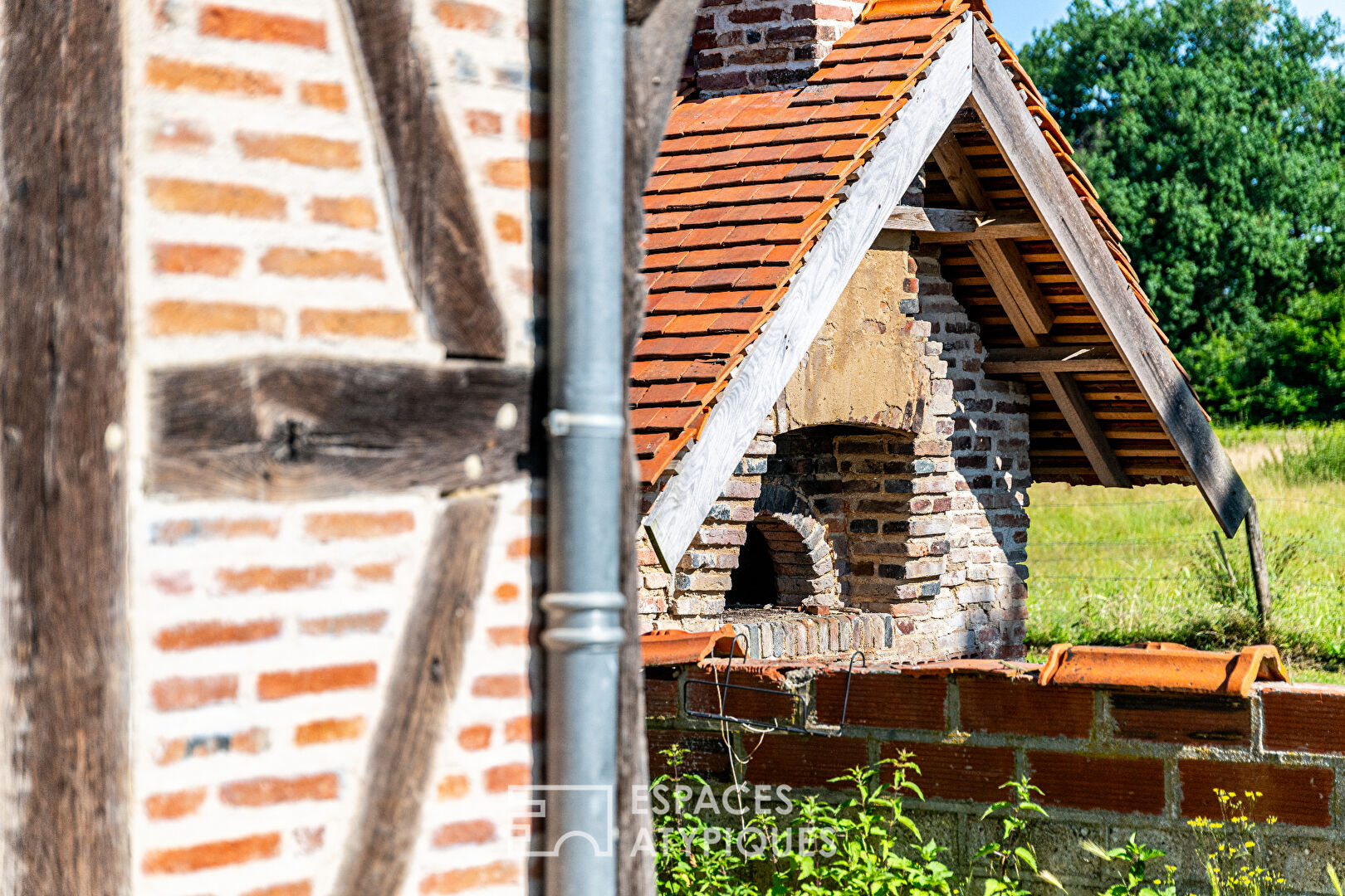 Ferme bressane avec vaste terrain