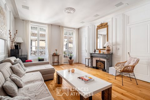 Magnifique appartement bourgeois entièrement rénové avec élégance