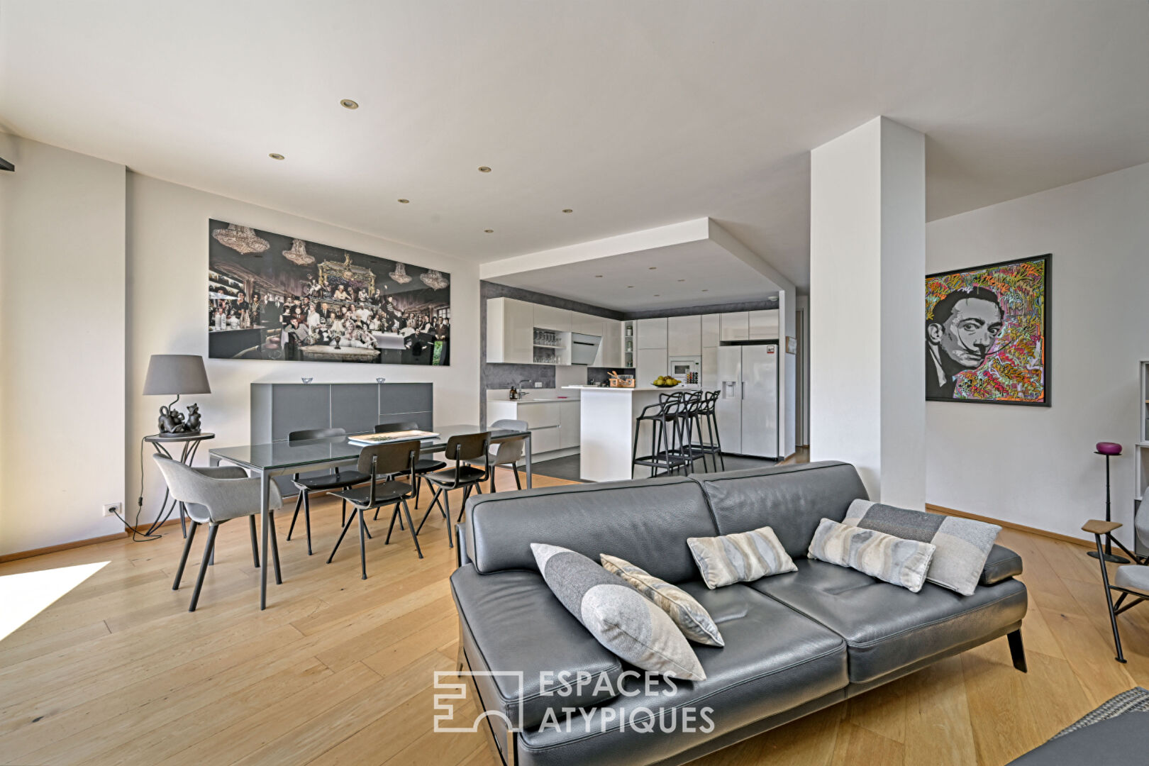 Contemporary elegance and comfort on the outskirts of Montpellier