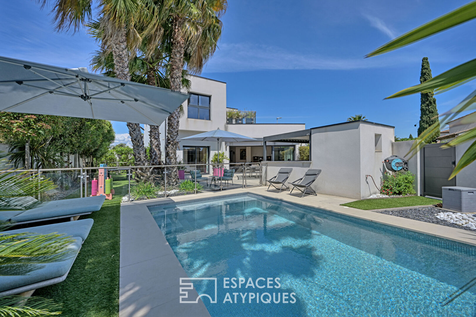 Contemporary elegance and comfort on the outskirts of Montpellier