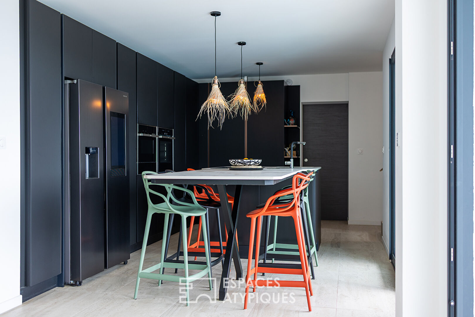 Villa contemporaine avec vue mer, jardin paysager et studios indépendants