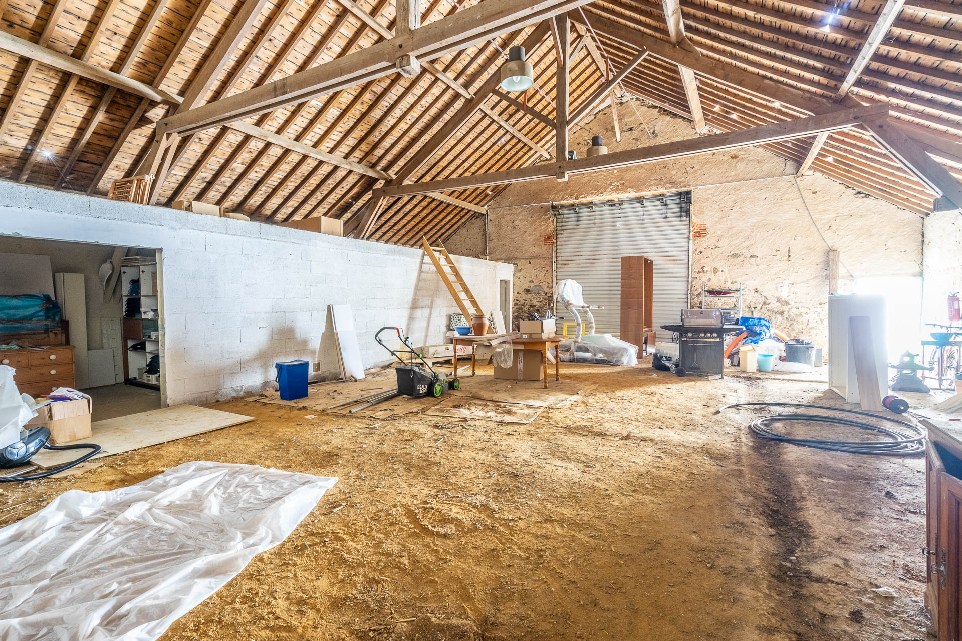 Project to renovate a stone building into an exceptional contemporary loft