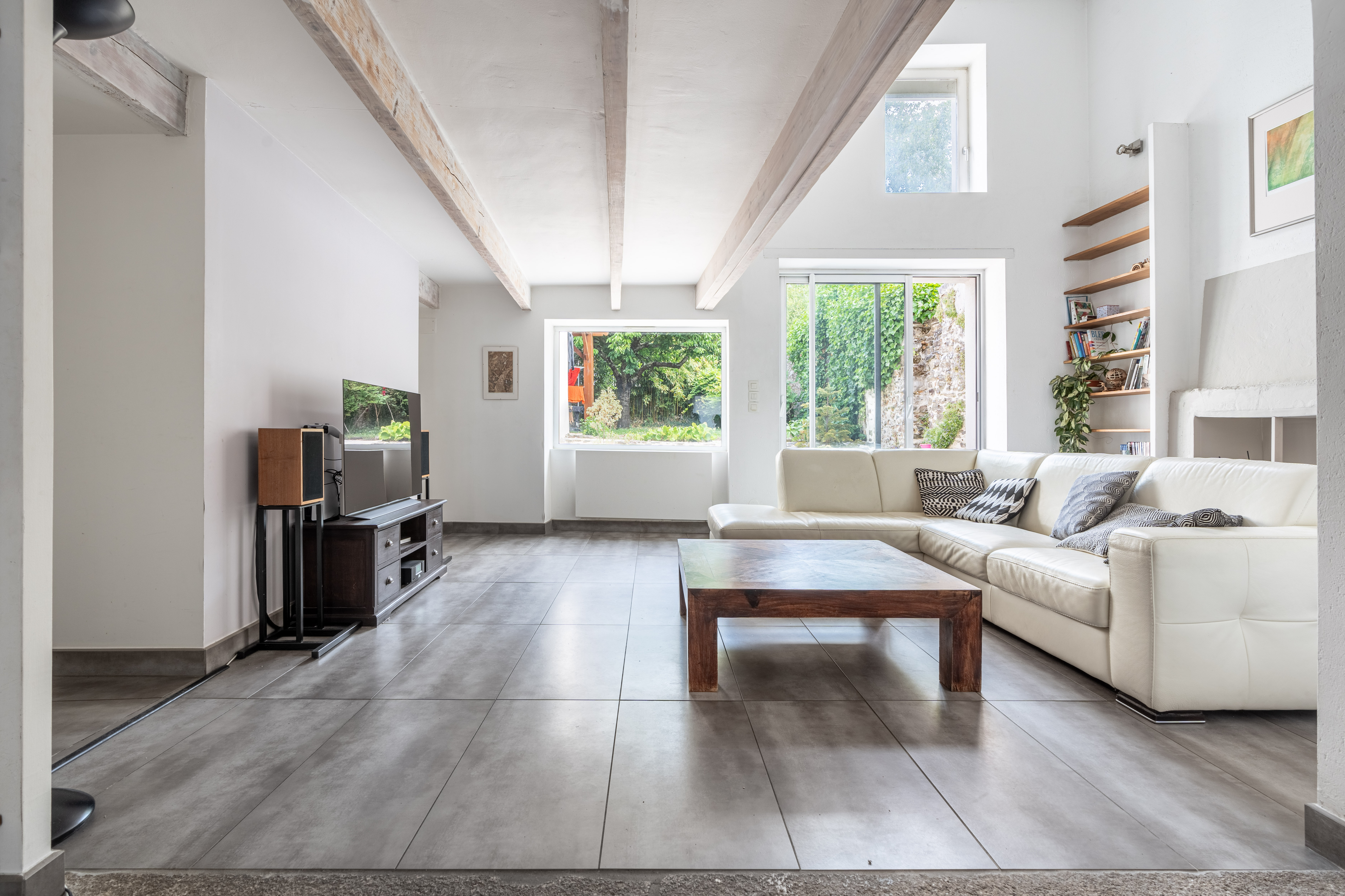 Maison de ville du début XXème rénovée et son jardin bucolique