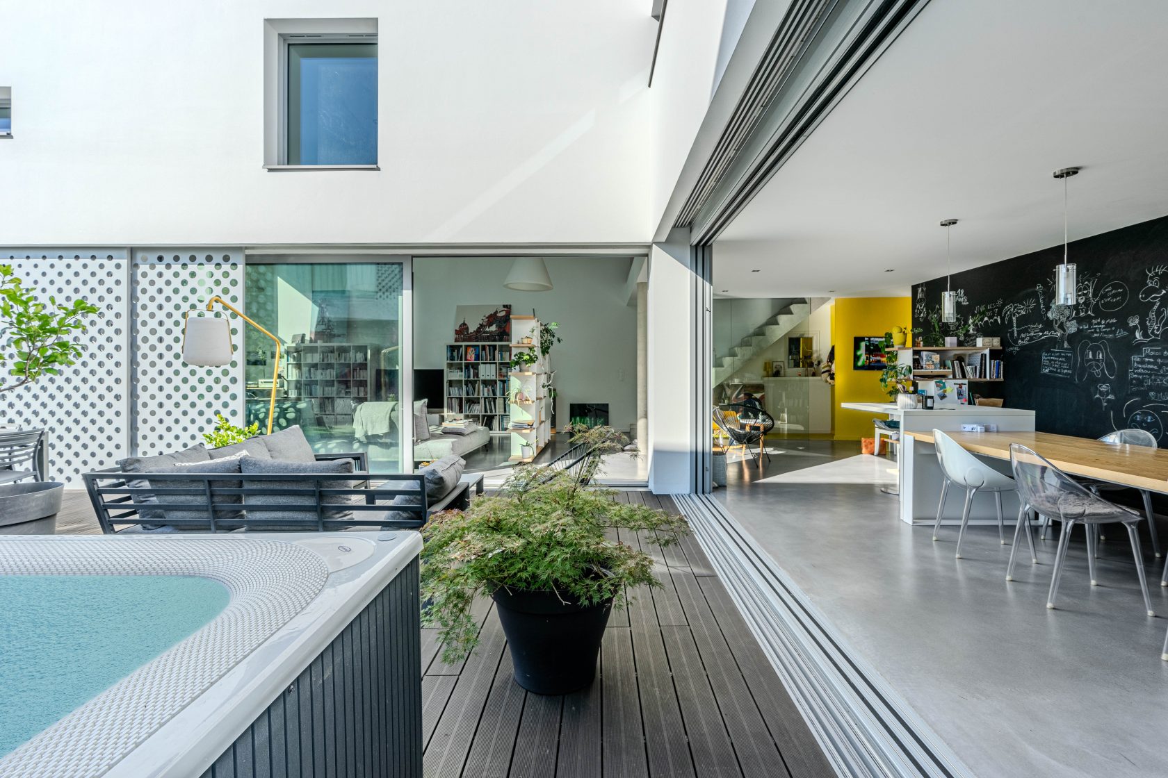 Maison d’architecte unique dans le bourg de Vertou