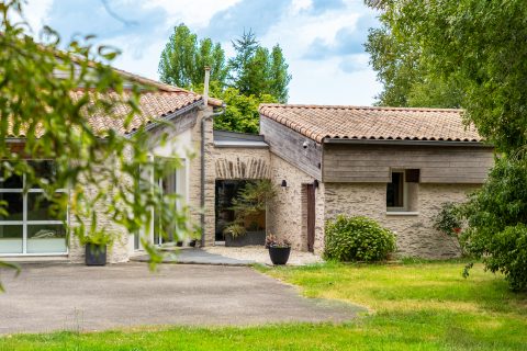Ferme atypique rénovée à l’atmosphère cosy