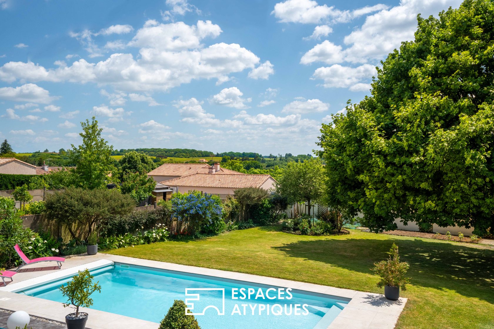Charm, space and potential in the heart of Vallet