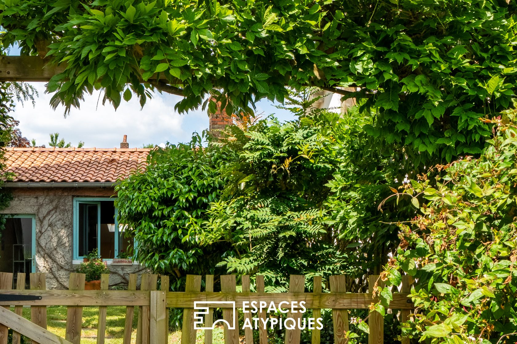 Charm, space and potential in the heart of Vallet