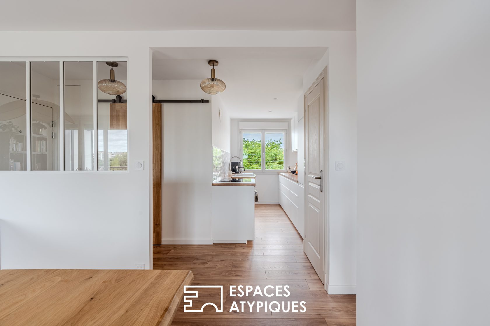 Between Sky and Loire: bright renovated 2-bedroom apartment with balcony