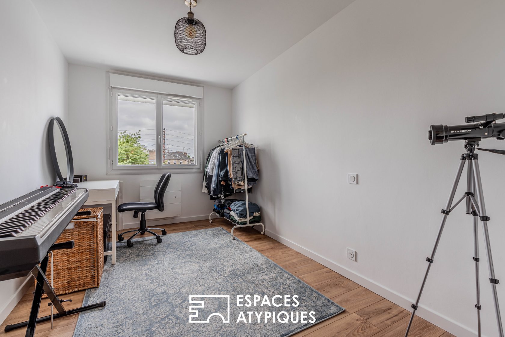 Between Sky and Loire: bright renovated 2-bedroom apartment with balcony