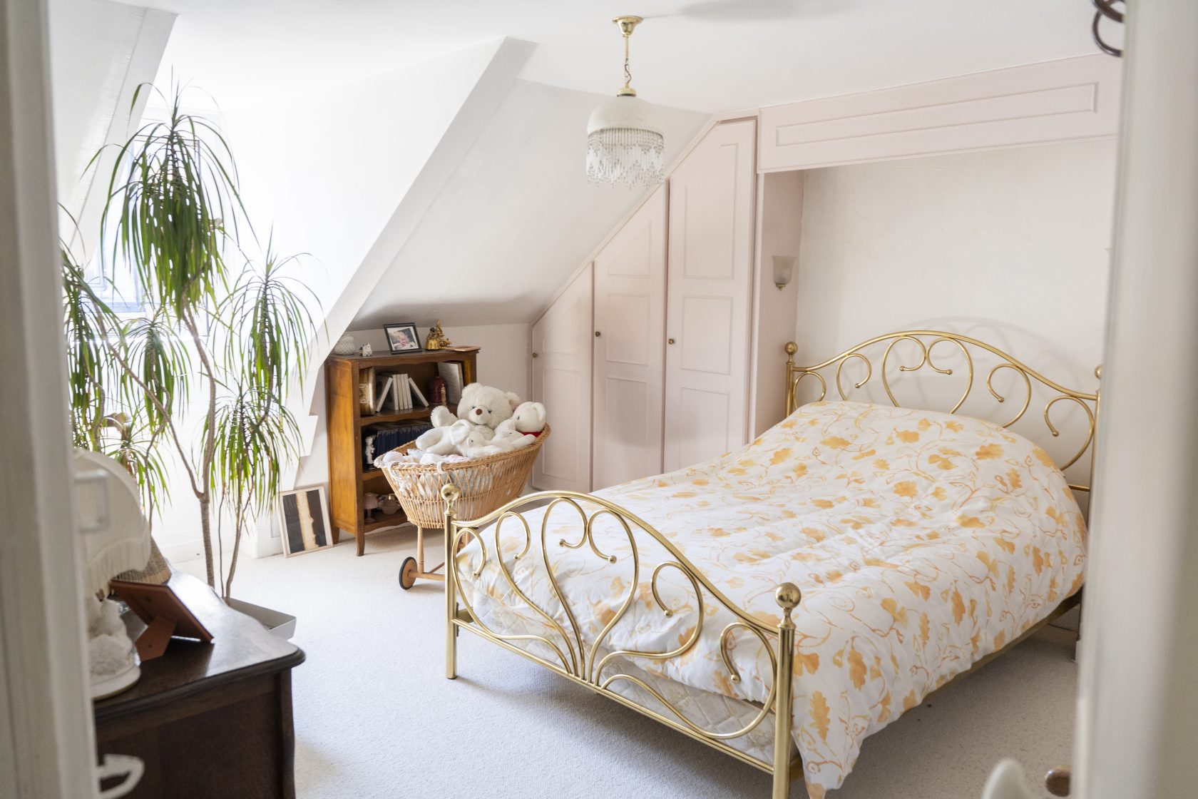 Townhouse between the train station district and the town centre of St Brieuc.