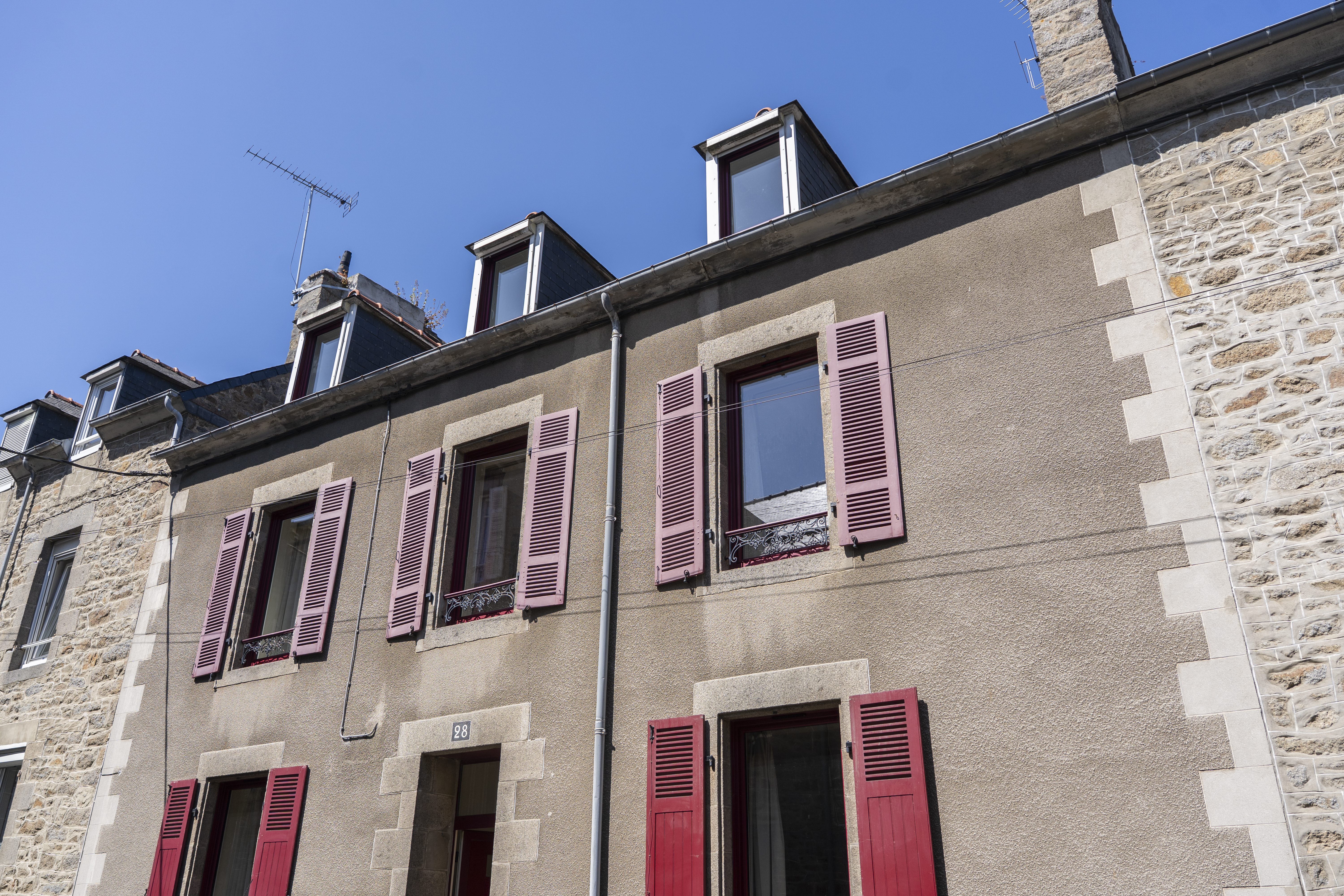 Townhouse between the train station district and the town centre of St Brieuc.