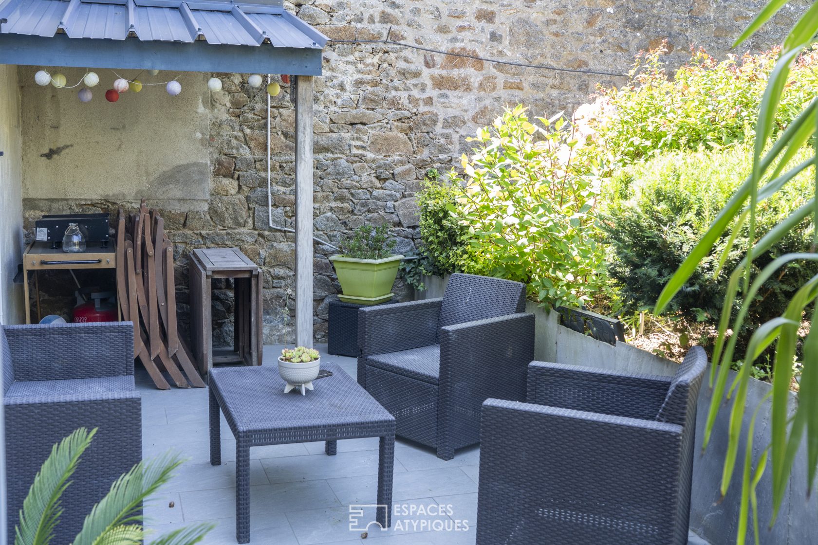 Townhouse between the train station district and the town centre of St Brieuc.