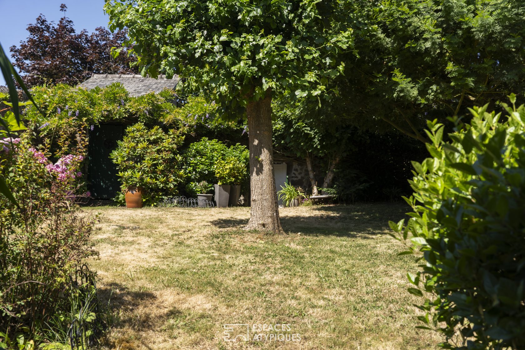 Townhouse between the train station district and the town centre of St Brieuc.