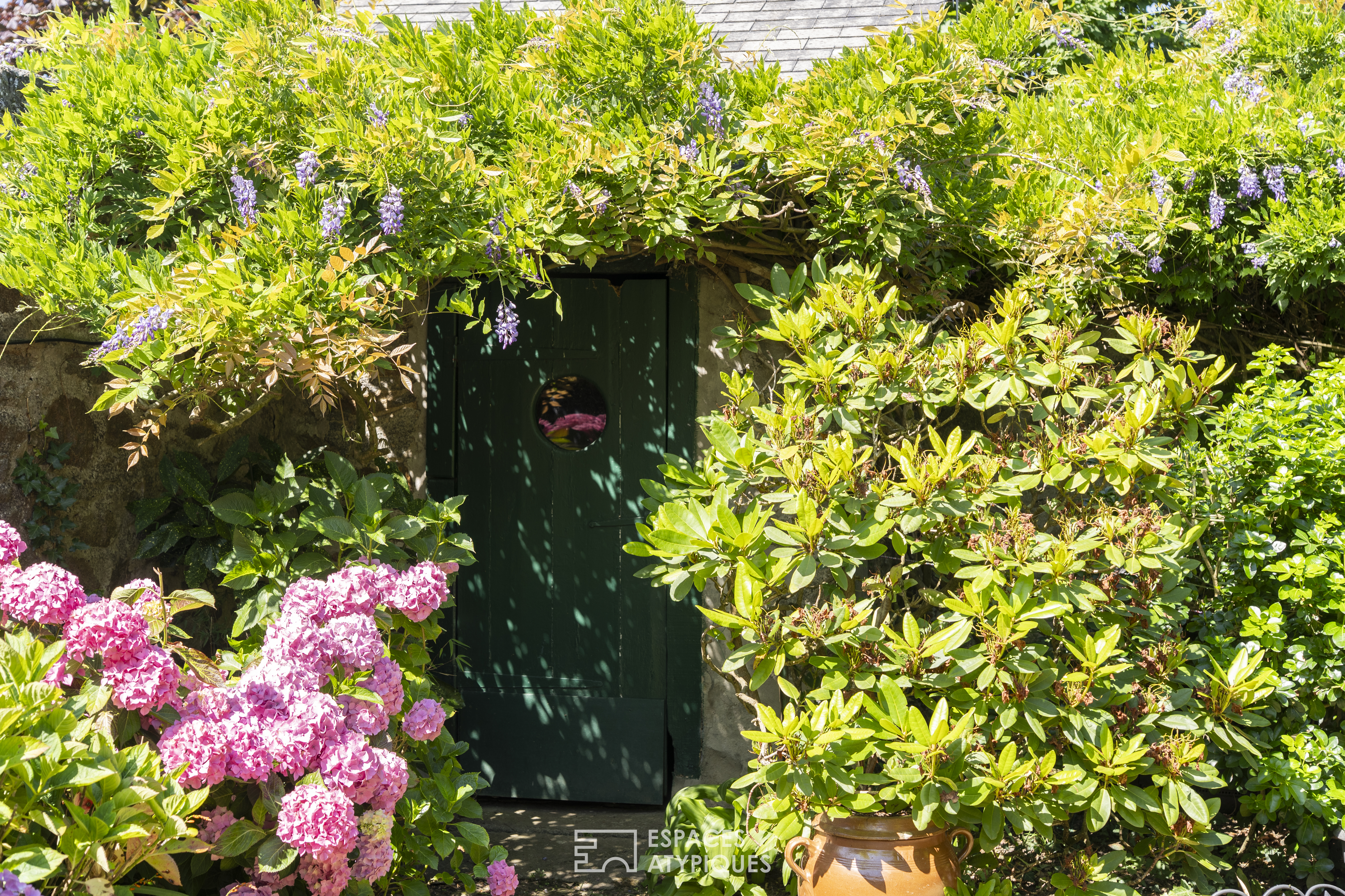 Townhouse between the train station district and the town centre of St Brieuc.
