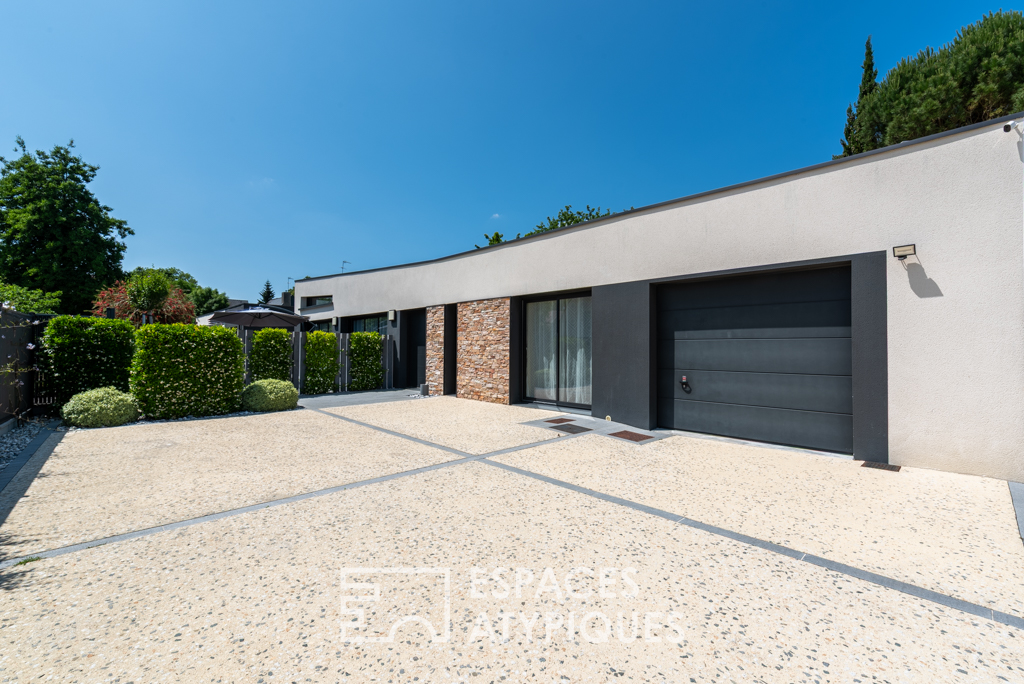 Villa contemporaine Design de plain-pied et sa piscine